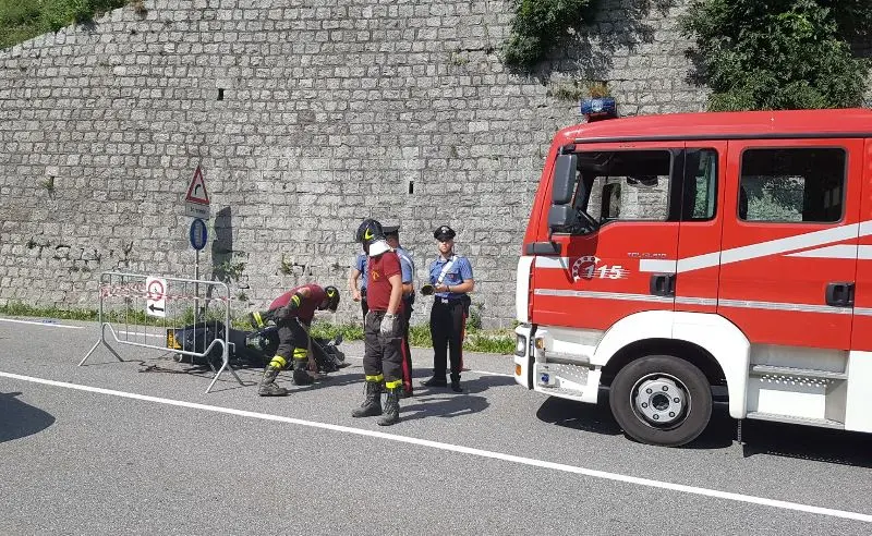 Moto contro moto, muore un 29enne