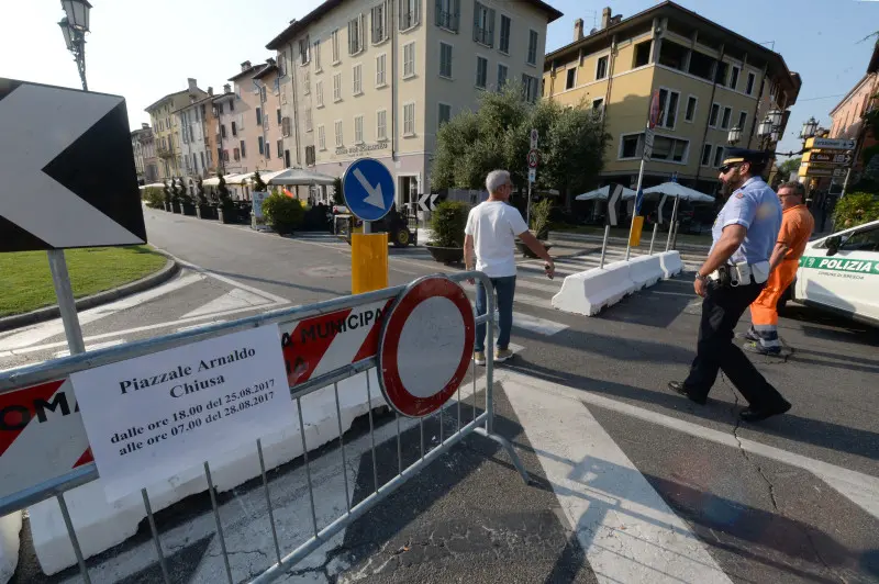 Allerta terrorismo, piazza Arnaldo messa in sicurezza