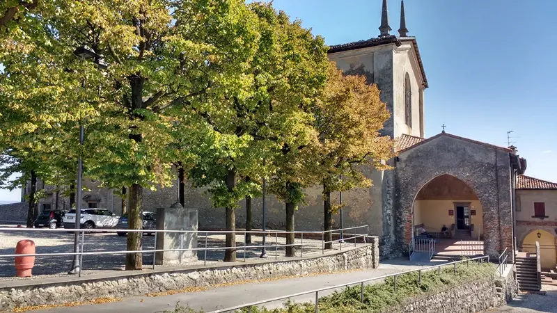 Il convento dell'Annunciata sul Montorfano