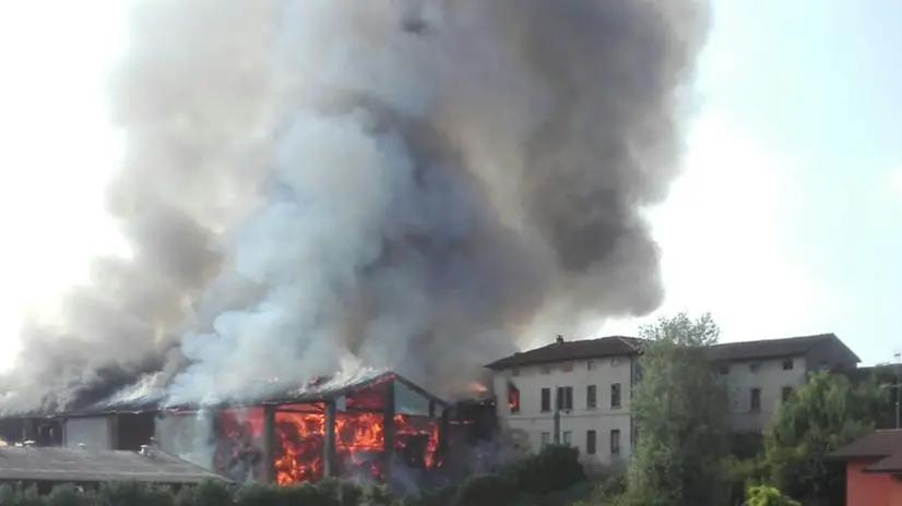 L'incendio in cascina a Quinzano