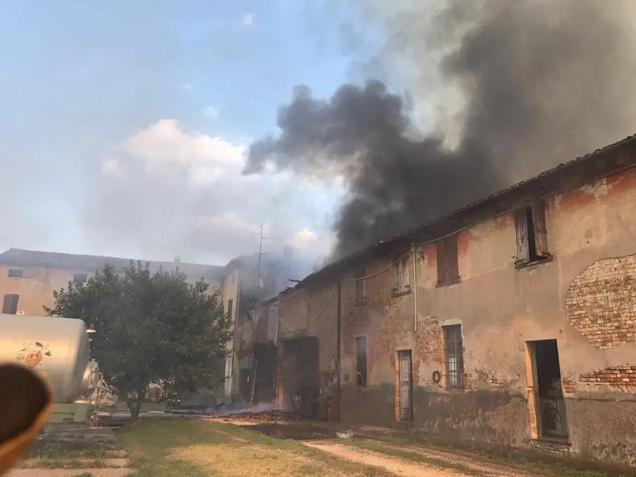 L'incendio in cascina a Quinzano