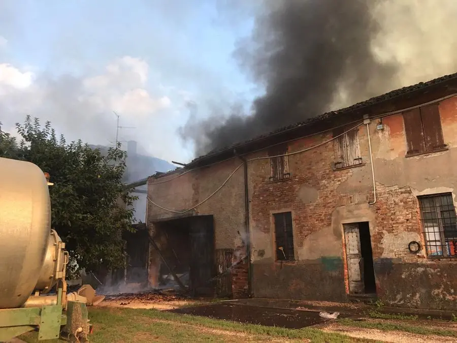 L'incendio in cascina a Quinzano