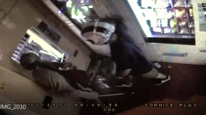 I fotogrammi del furto