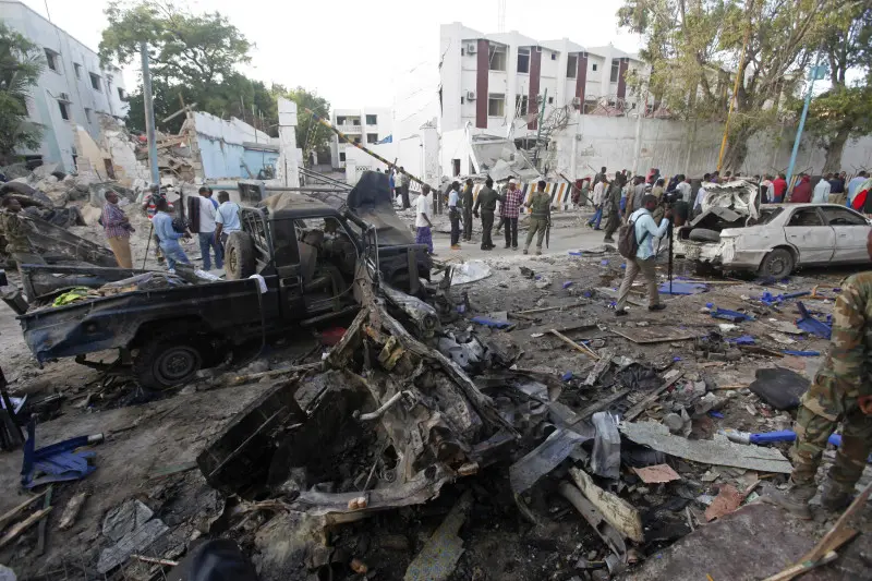 Attentato a Mogadiscio, almeno 23 i morti