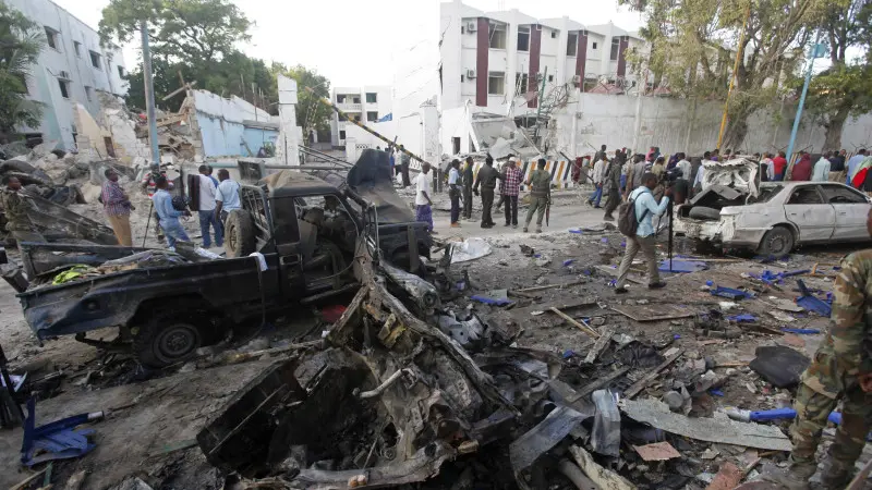 Attentato a Mogadiscio, almeno 23 i morti