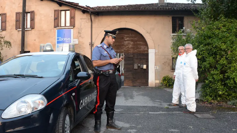 Carabinieri sul luogo del ritrovamento