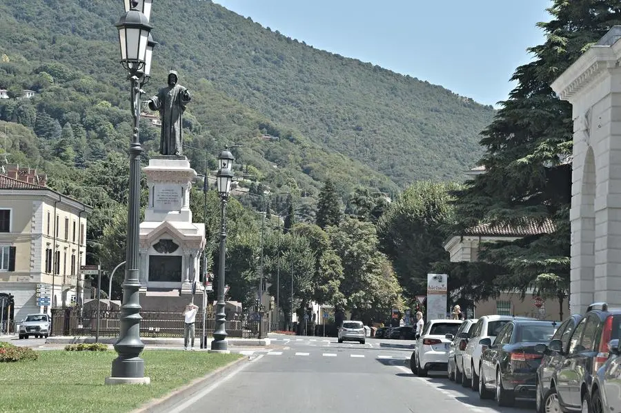 Domenica d'agosto, strade deserte