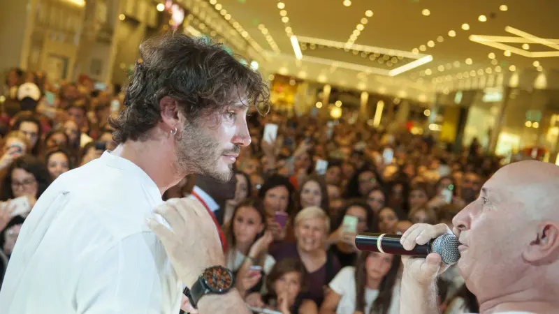 De Martino ospite da Elnòs