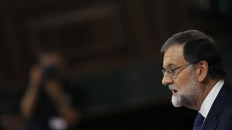 Mariano Rajoy in Parlamento - Foto Ansa/Epa Javier Lizon