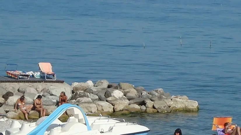 In spiaggia. I laghi piacciono sempre più