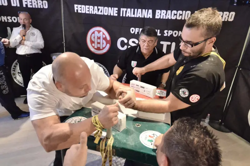 Campionato italiano di braccio di ferro