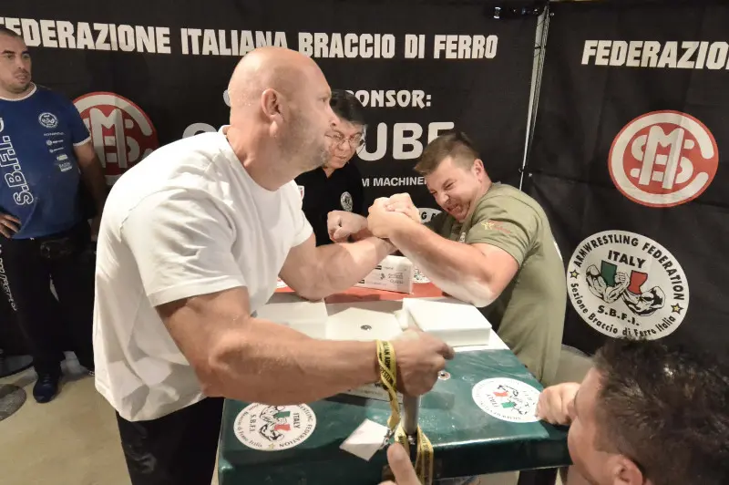 Campionato italiano di braccio di ferro