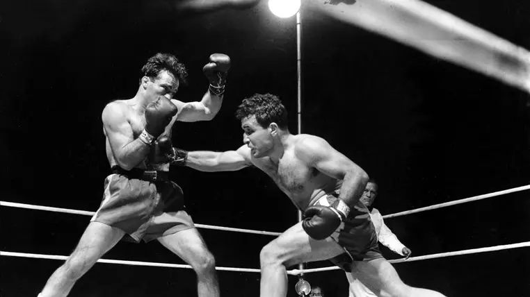 Jake LaMotta sul ring nel 1949 contro Marcel Cerdan - Foto Ansa/Ap