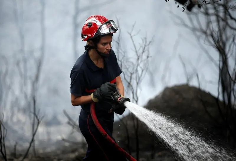 Gli incendi nel sud della Francia