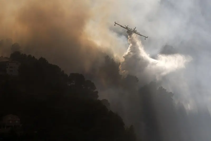 Gli incendi nel sud della Francia