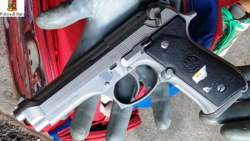 La banda agiva con una Mercedes rubata in Svizzera