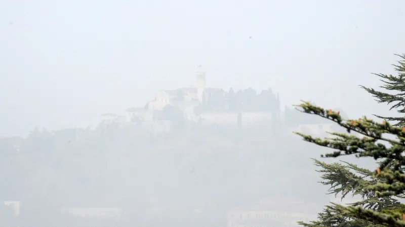 Brescia avvolta nella foschia