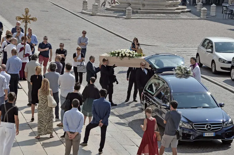 In Duomo l'addio a Gloria