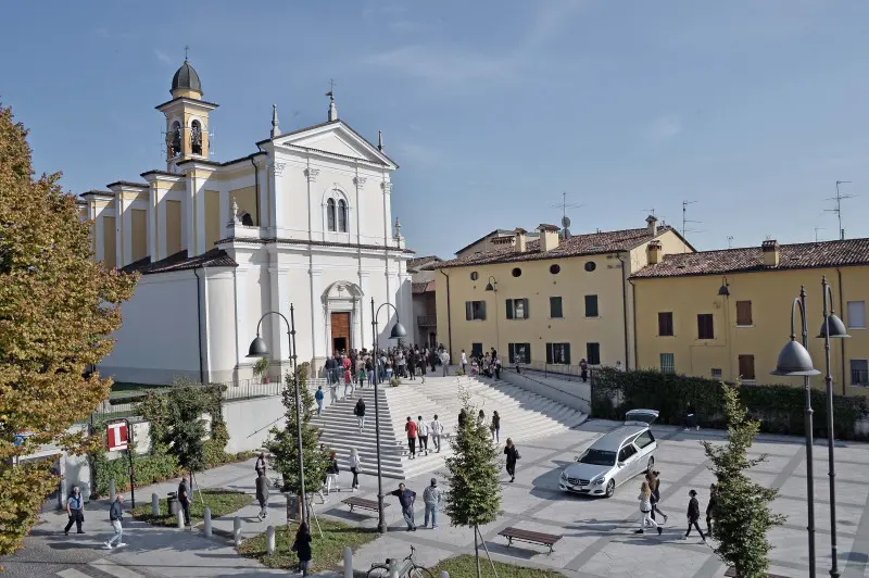 I funerali della piccola Victoria, la bimba sbranata dai cani