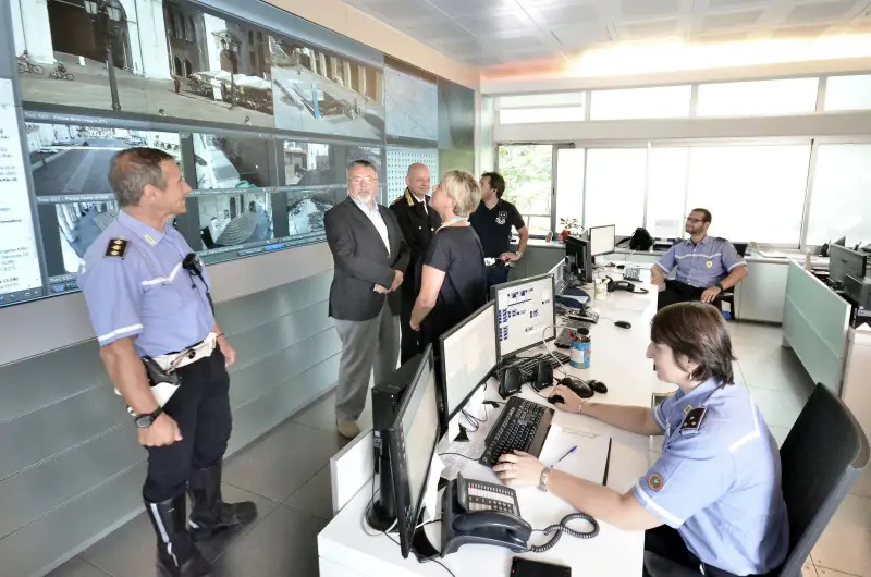 Visita di Ferragosto alla centrale operativa della Polizia Locale