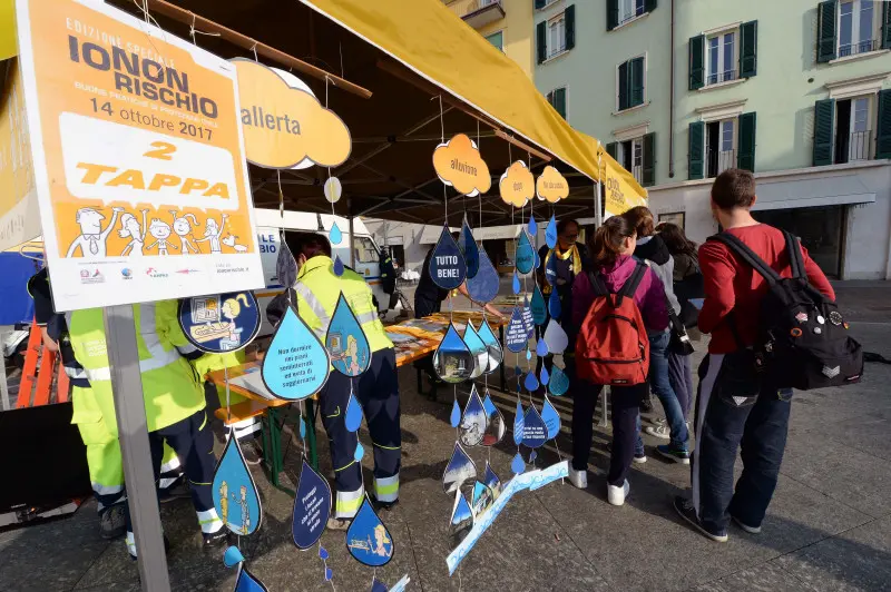 Protezione civile in piazza Mercato