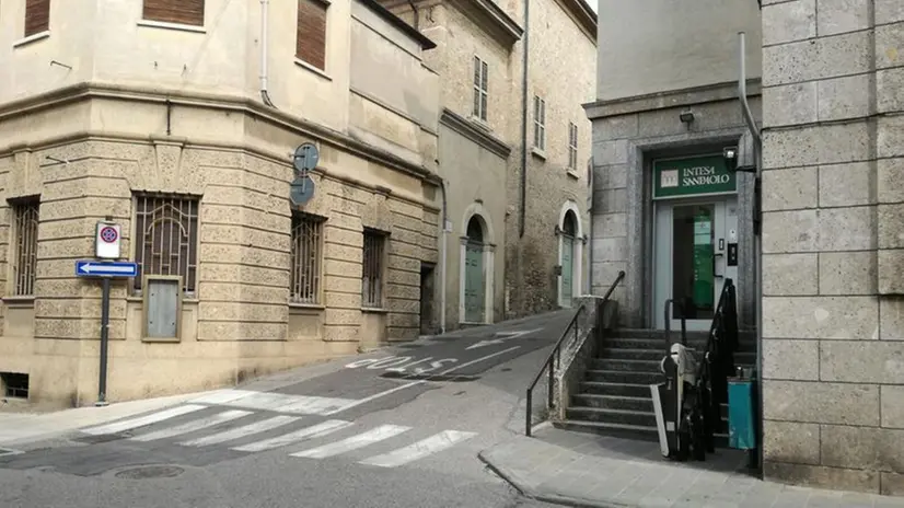 La filiale di Banca Intesa San Paolo a Castiglione
