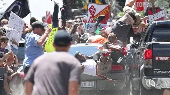 Gli antirazzisti travolti alla manifestazione EPA/Virginia State