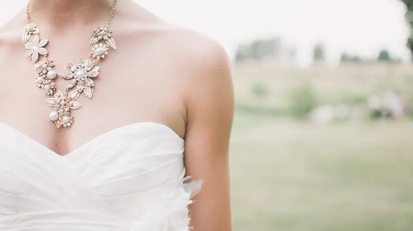 Un abito da sposa - Foto LED Depot, www.leddepot.store