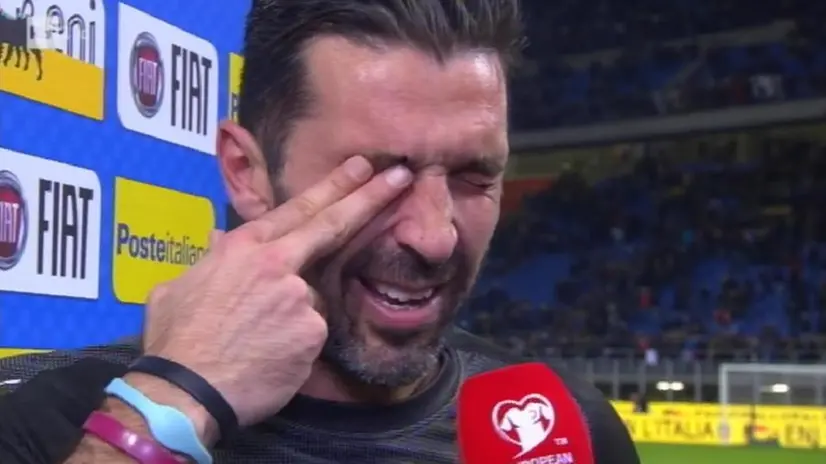 Buffon in lacrime dopo l'eliminazione contro la Svezia