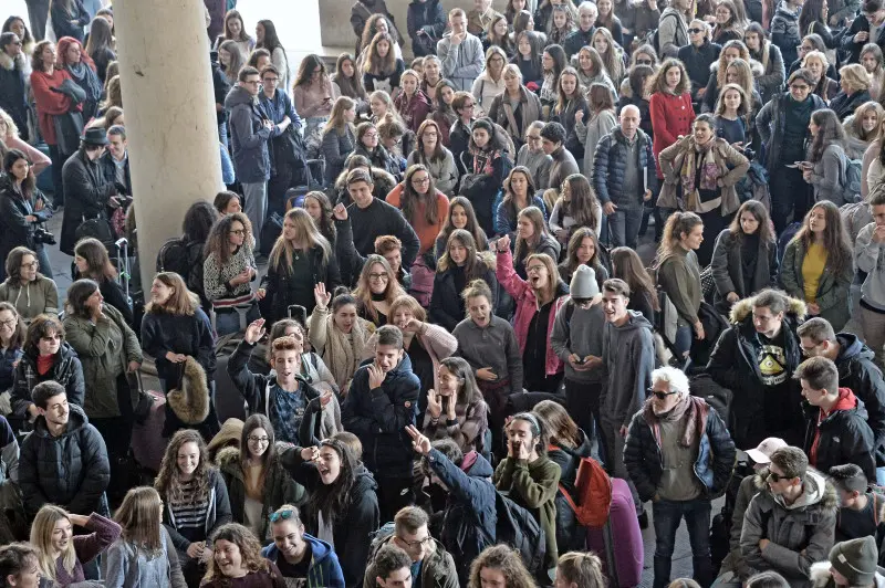 La partenza degli studenti bresciani