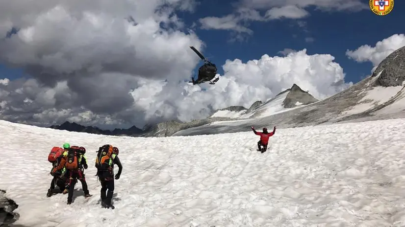 Alcune immagini della ricerca degli uomini del Soccorso alpino
