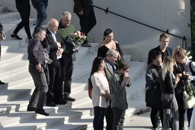 I funerali della piccola Victoria, la bimba sbranata dai cani