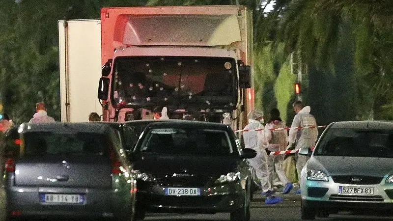 La scena dell'attentato a Nizza