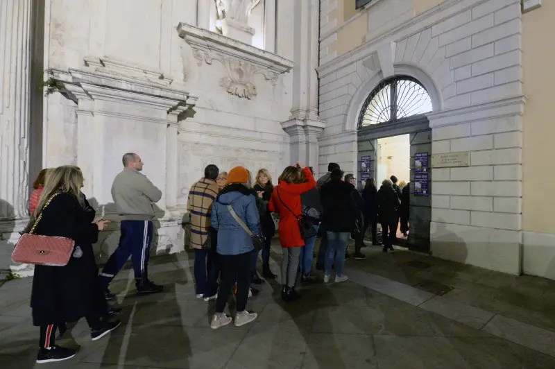 La presentazione del nuovo libro di Fabio Volo in San Barnaba