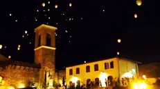 Lanterne nel cielo di Polpenazze - © www.giornaledibrescia.it