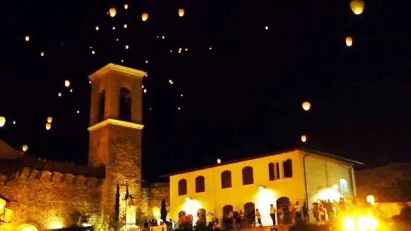 Lanterne nel cielo di Polpenazze - © www.giornaledibrescia.it