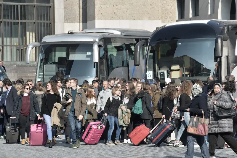 La partenza degli studenti bresciani