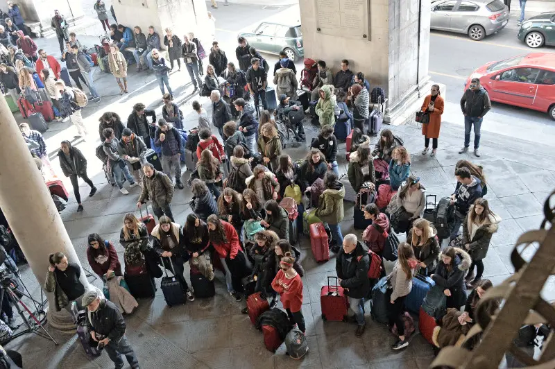 La partenza degli studenti bresciani