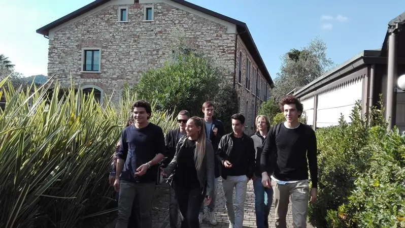 Studenti, istituti e aule del Liceo Carli