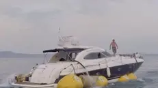 Lo yacht recuperato all'Isola del Garda - © www.giornaledibrescia.it
