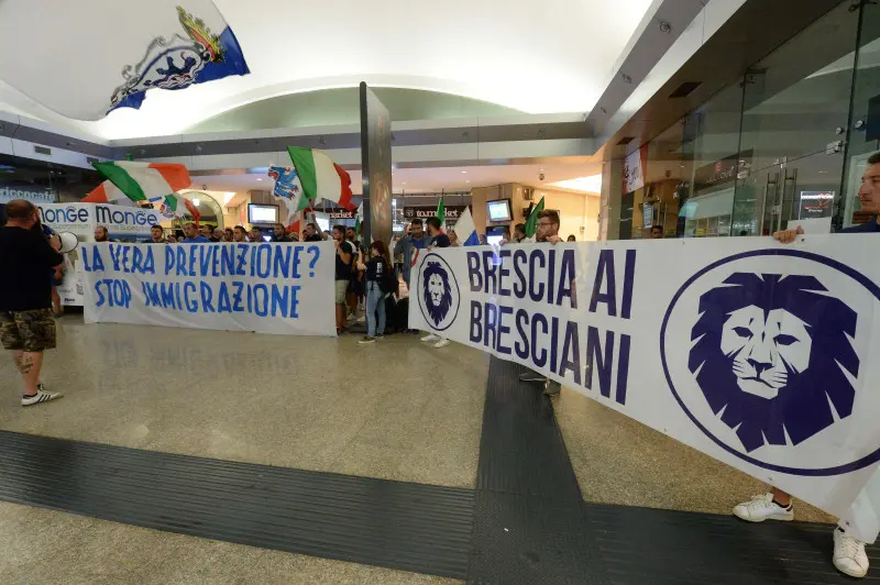 La manifestazione di ieri in Stazione a Brescia