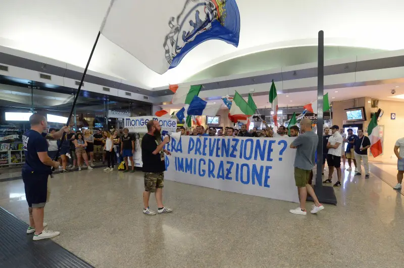 La manifestazione di ieri in Stazione a Brescia
