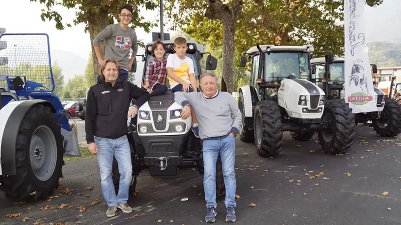 Una famiglia, un’azienda. I Miclini, da 70 anni esperti in trattori