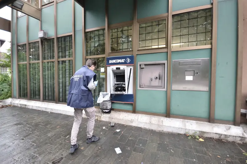 Il bancomat colpito a Lonato