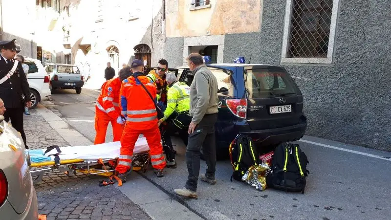 Bagolino, folle fuga in pigiama e volo di 12 metri