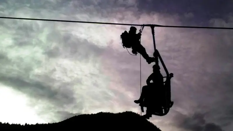 Alcune fasi dell'esercitazione in funivia del Soccorso Alpino