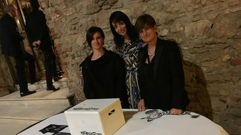 Daniela Scotti e Maria Pia Bondioni con Debora Massari