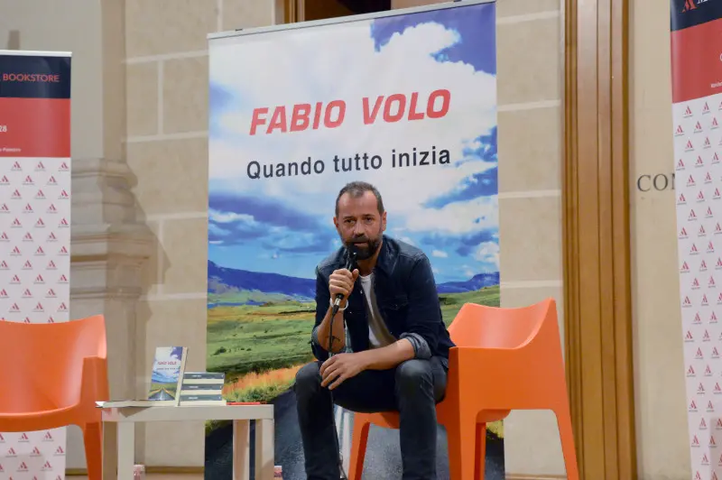 La presentazione del nuovo libro di Fabio Volo in San Barnaba