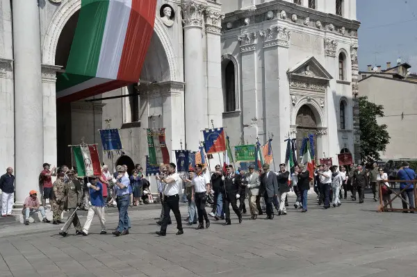 Piazza Loggia: le foto dalla Festa della Repubblica