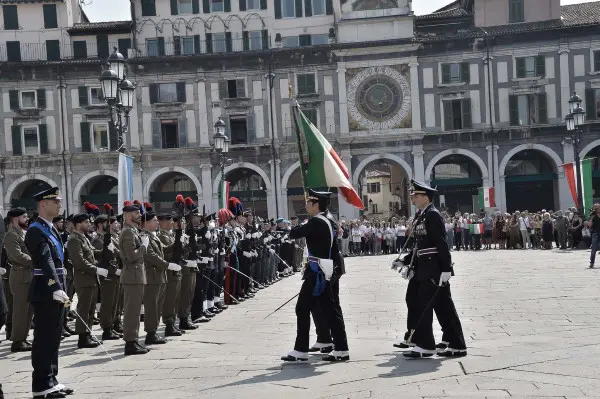 Piazza Loggia: le foto dalla Festa della Repubblica